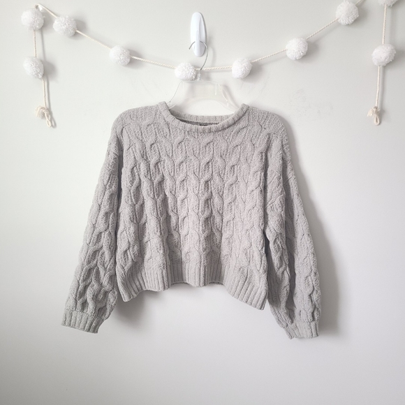Moon & Madison Cable Knit Cropped Sweater Size Medium - Picture 1 of 9